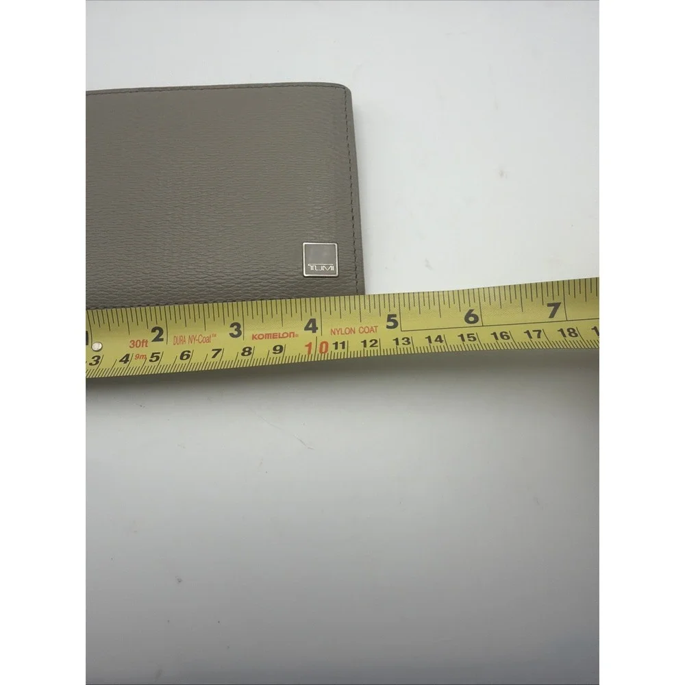 TUMI Beige Bifold Wallet ID Window Card Holder Slim Men Never Used